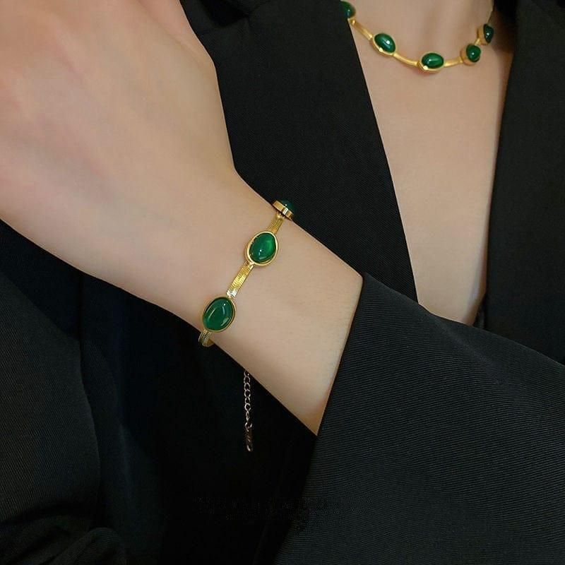 Emerald Grace Jewellery Set